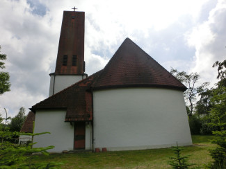 Rückansicht der Kreuzkirche Wildflecken