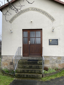 Haupteingang zur ehemaligen Synagoge